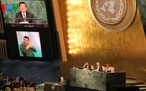 President Truong Tan Sang delivers a keynote speech at the UN Summit  - ảnh 2